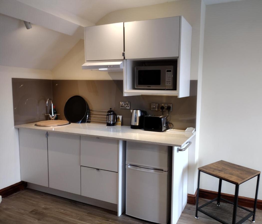 Lion Hotel & Studio Apartments Criccieth Exterior photo