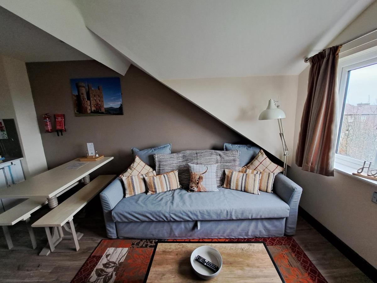 Lion Hotel & Studio Apartments Criccieth Exterior photo