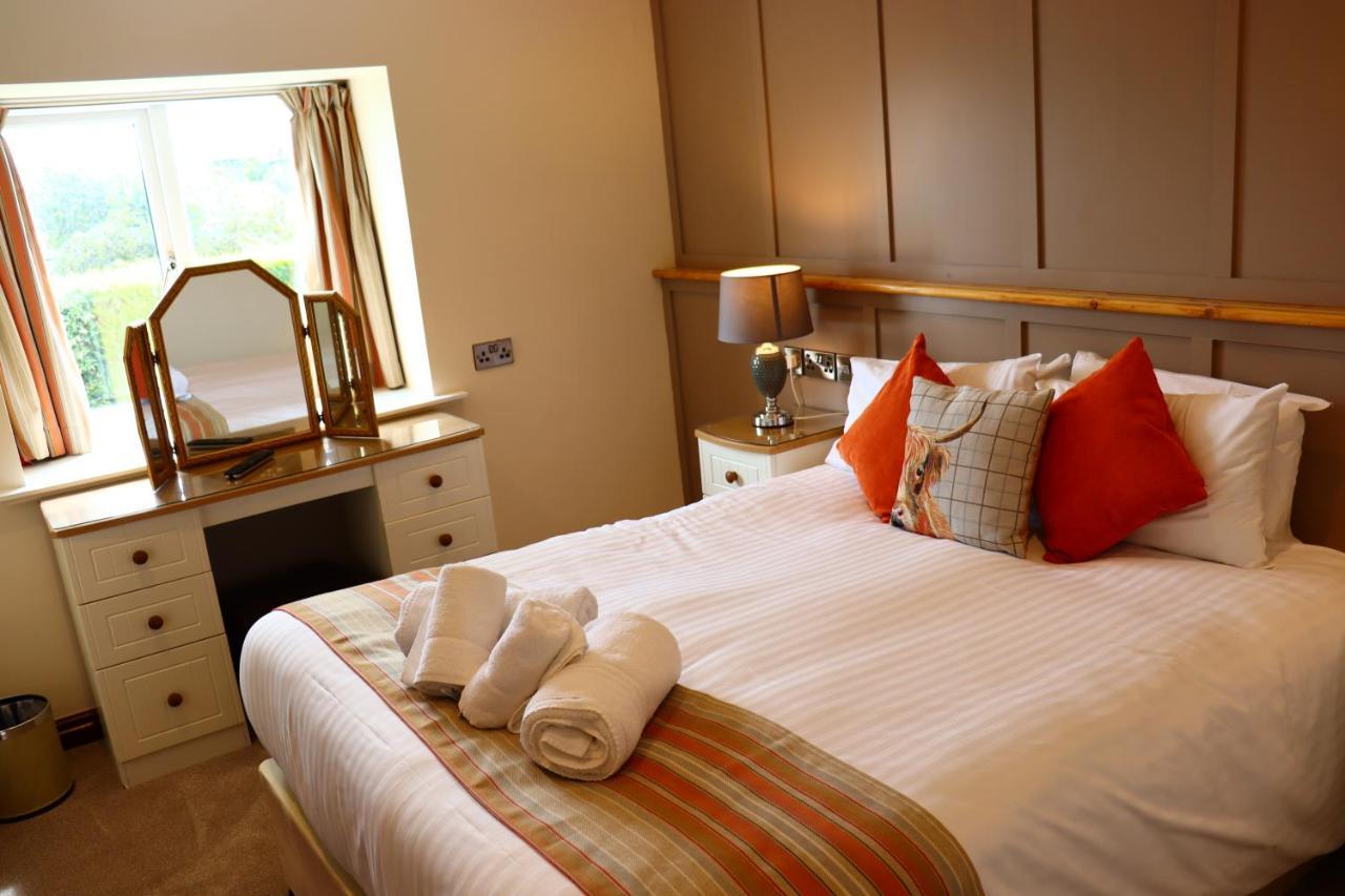 Lion Hotel & Studio Apartments Criccieth Exterior photo