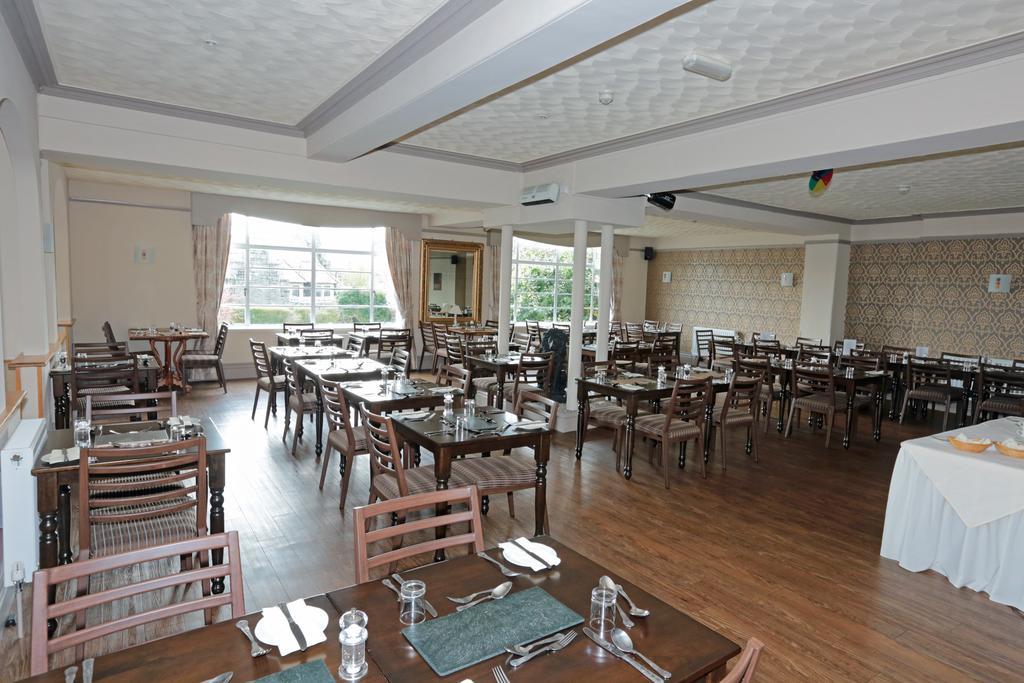 Lion Hotel & Studio Apartments Criccieth Exterior photo