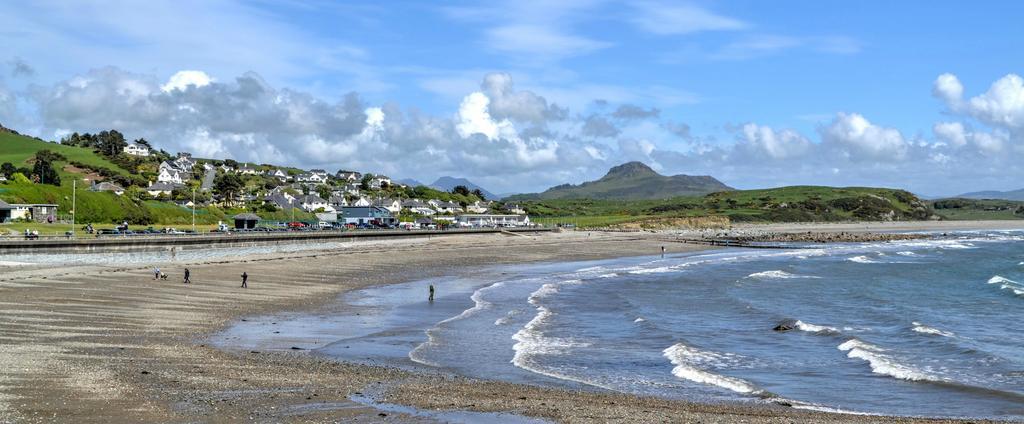 Lion Hotel & Studio Apartments Criccieth Exterior photo