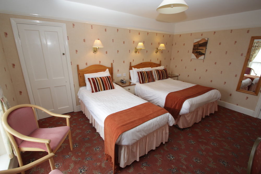 Lion Hotel & Studio Apartments Criccieth Exterior photo