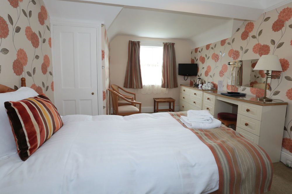 Lion Hotel & Studio Apartments Criccieth Exterior photo