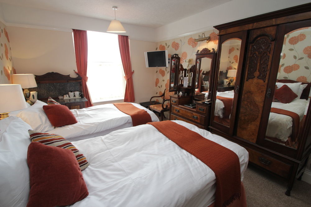 Lion Hotel & Studio Apartments Criccieth Exterior photo