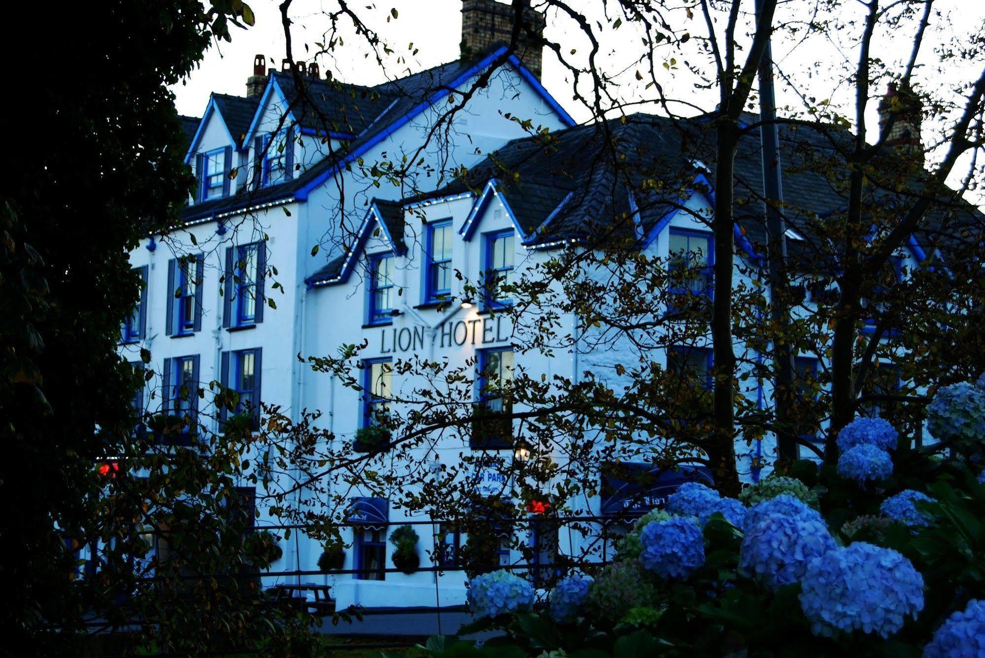 Lion Hotel & Studio Apartments Criccieth Exterior photo