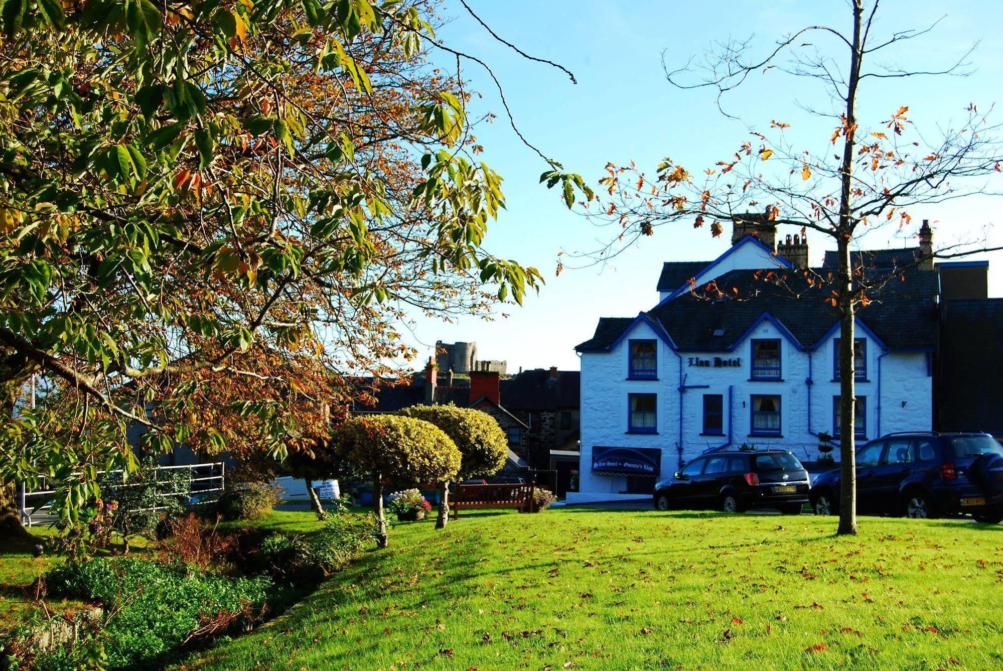 Lion Hotel & Studio Apartments Criccieth Exterior photo