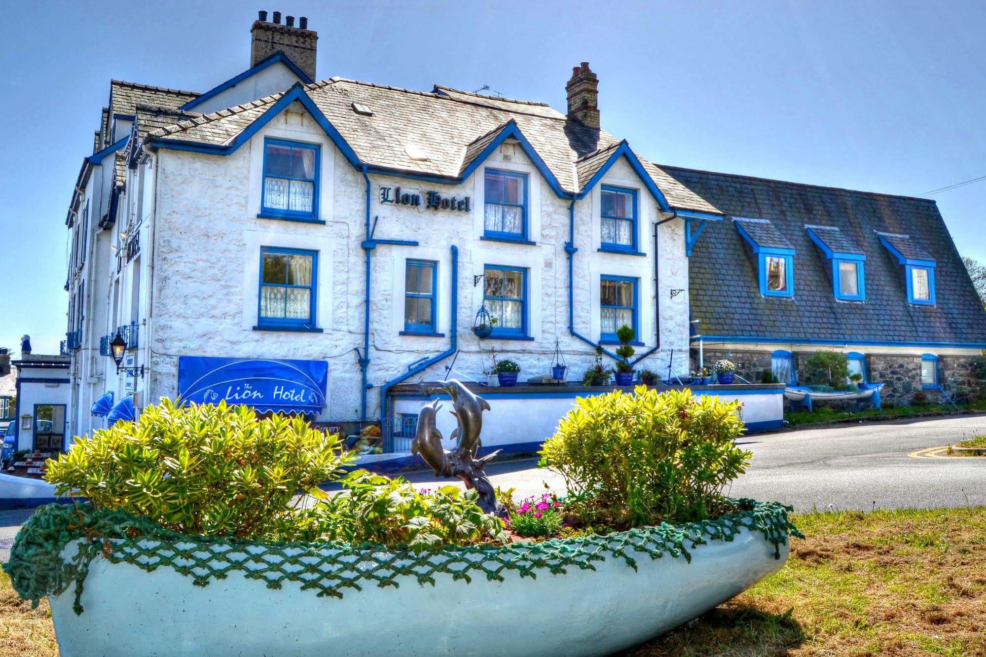 Lion Hotel & Studio Apartments Criccieth Exterior photo