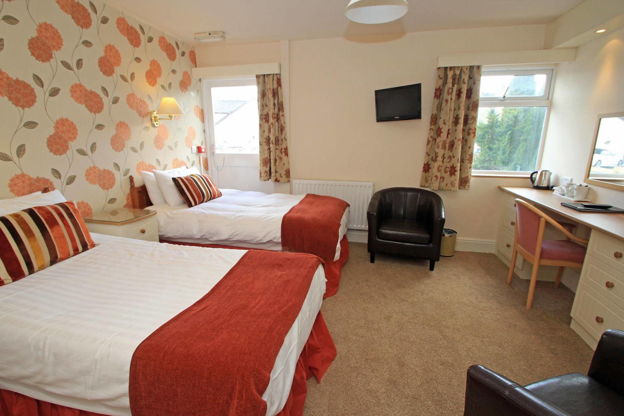 Lion Hotel & Studio Apartments Criccieth Exterior photo